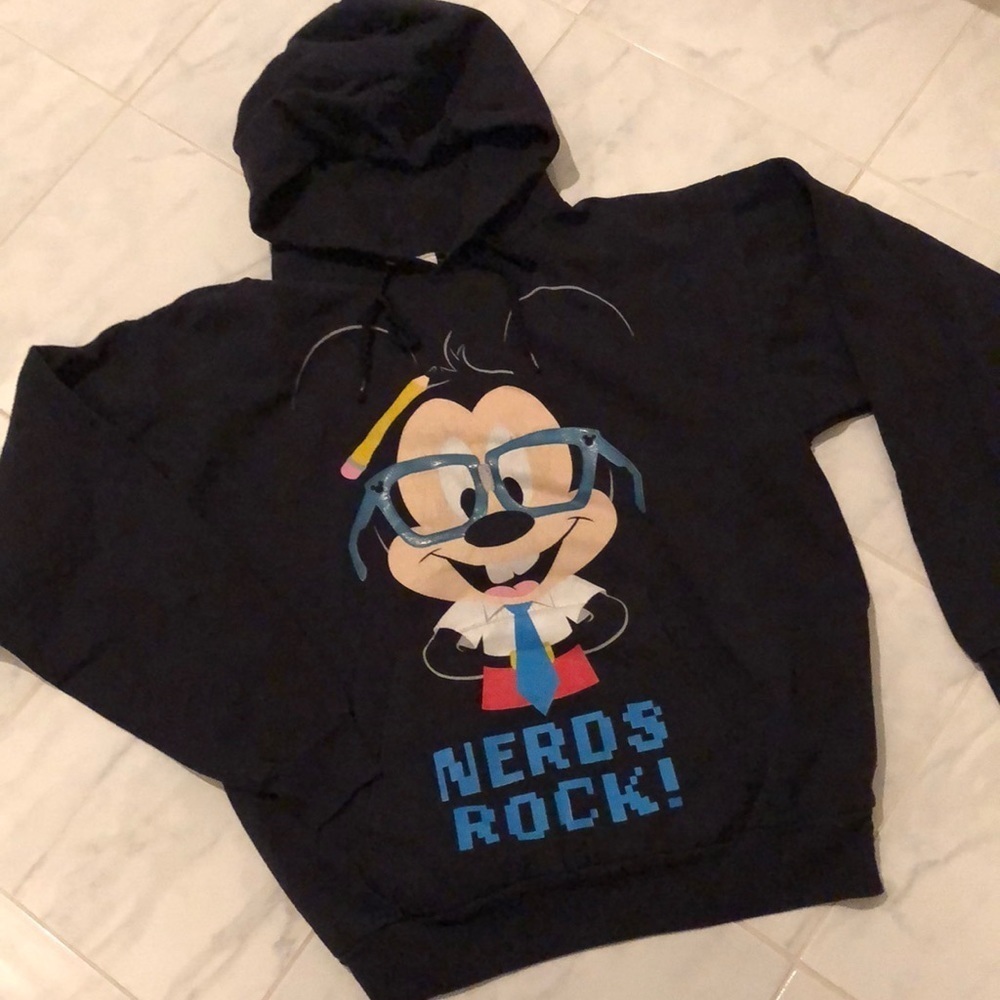 DISNEY vintage “nerds rock” Mickey sweatshirt!